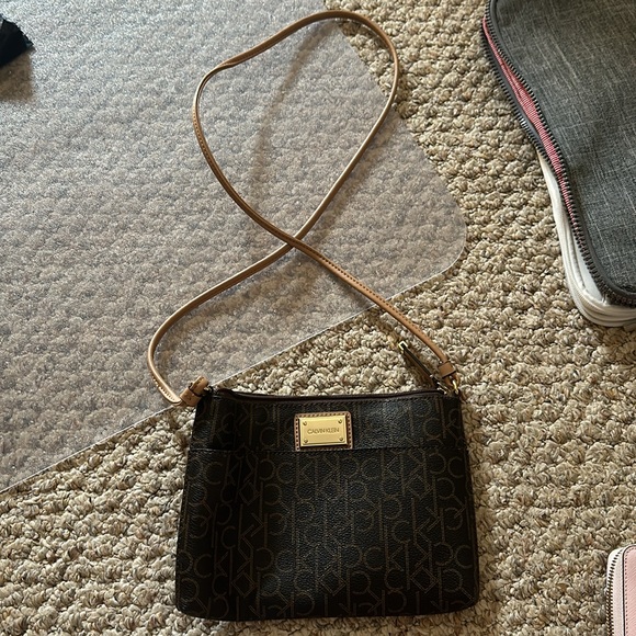 Calvin Klein crossbody - Picture 2 of 5